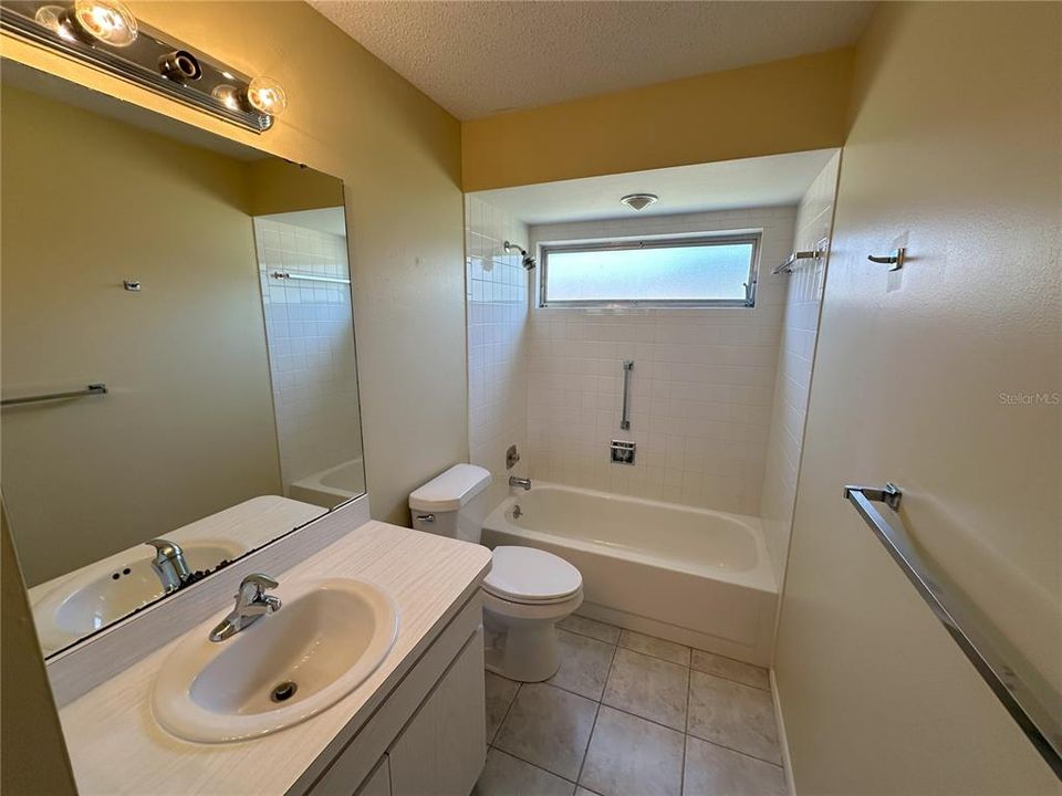 Active With Contract: $1,750 (2 beds, 2 baths, 1566 Square Feet)