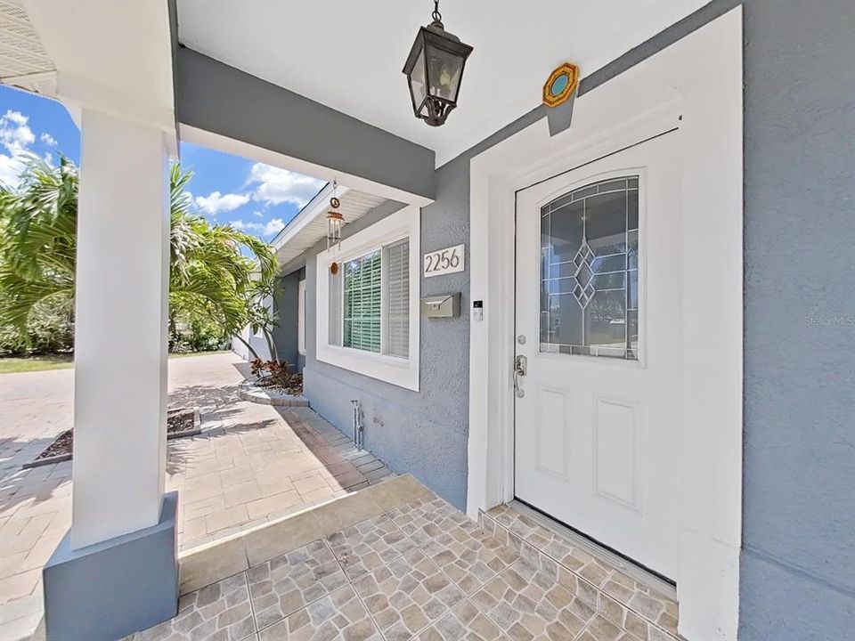 For Sale: $489,900 (3 beds, 2 baths, 1374 Square Feet)