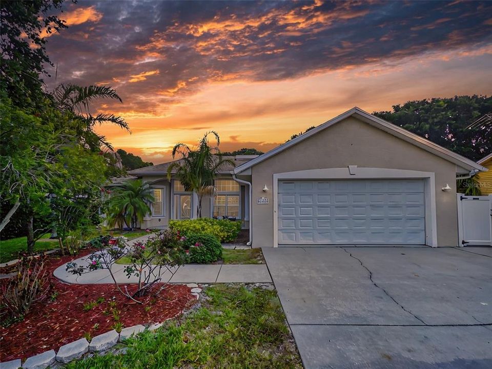 For Sale: $1,050,000 (3 beds, 2 baths, 2226 Square Feet)