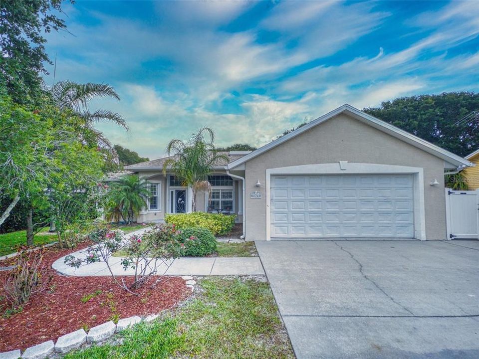 For Sale: $1,050,000 (3 beds, 2 baths, 2226 Square Feet)