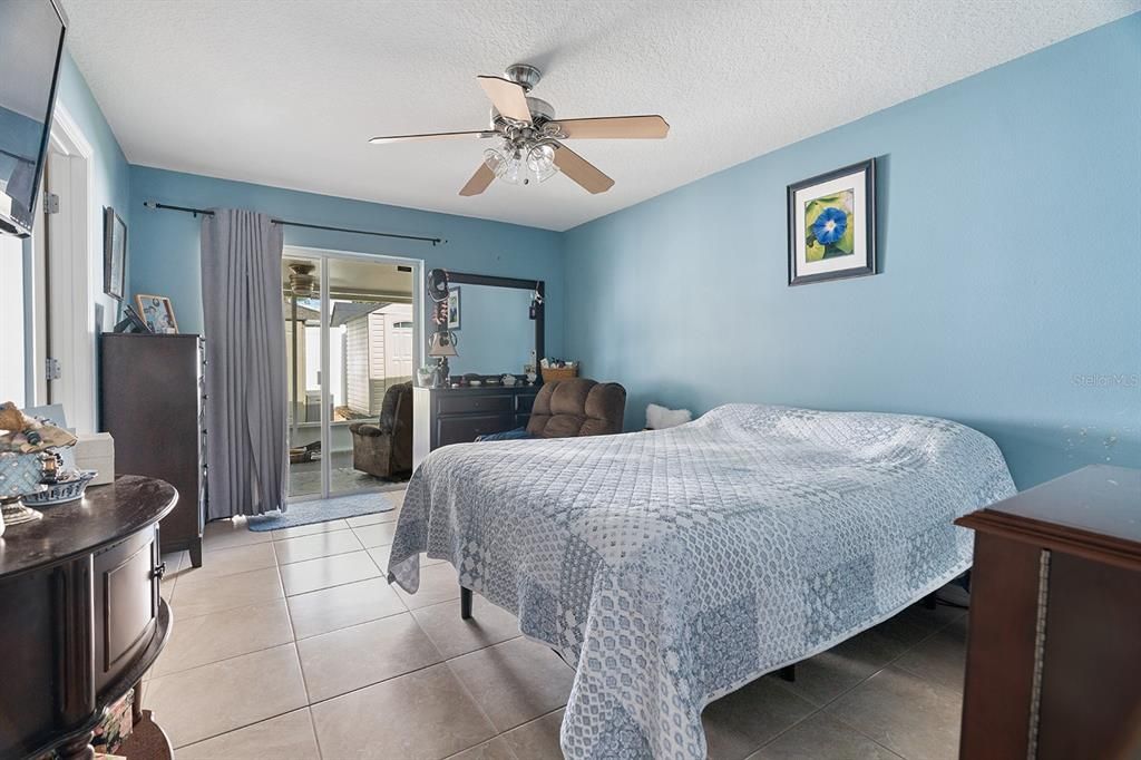 For Sale: $349,000 (3 beds, 2 baths, 1129 Square Feet)