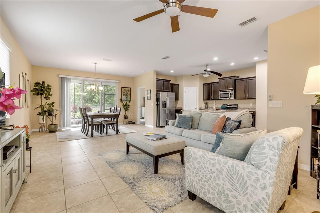 Active With Contract: $359,000 (3 beds, 2 baths, 1739 Square Feet)