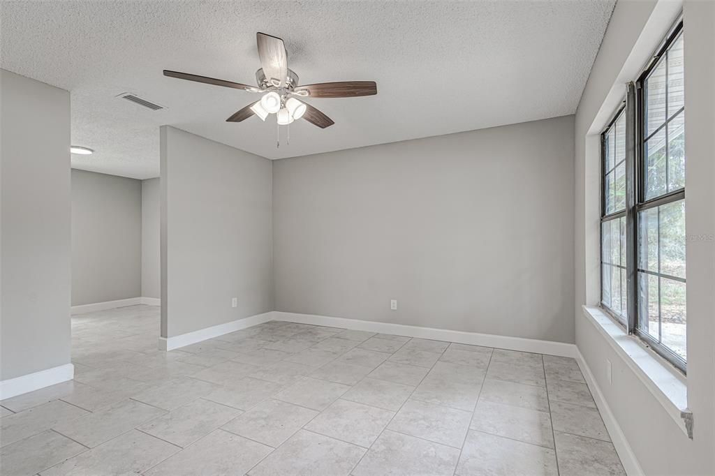 Active With Contract: $249,950 (3 beds, 1 baths, 960 Square Feet)