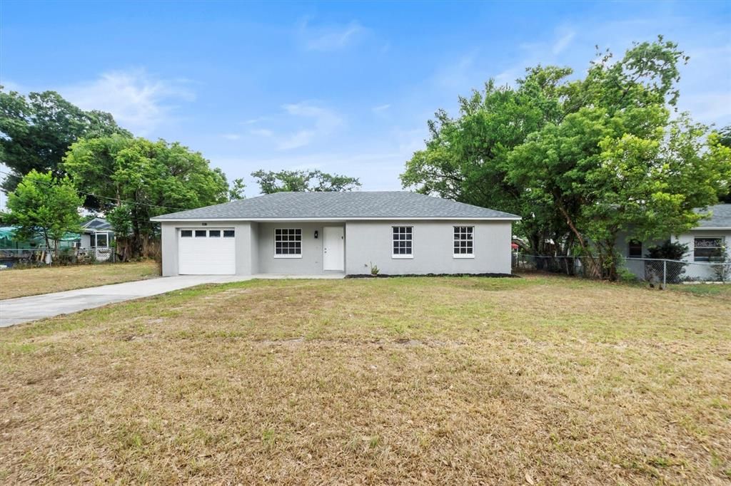 Active With Contract: $279,900 (3 beds, 1 baths, 1075 Square Feet)