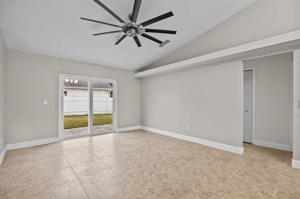 Active With Contract: $2,290 (3 beds, 2 baths, 1228 Square Feet)