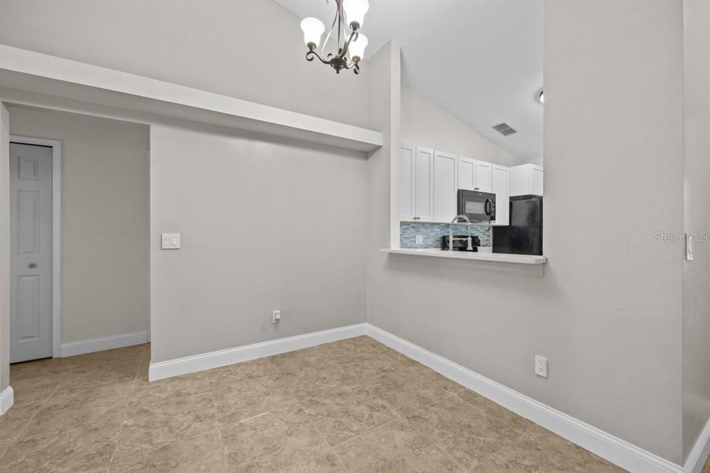 Active With Contract: $2,290 (3 beds, 2 baths, 1228 Square Feet)