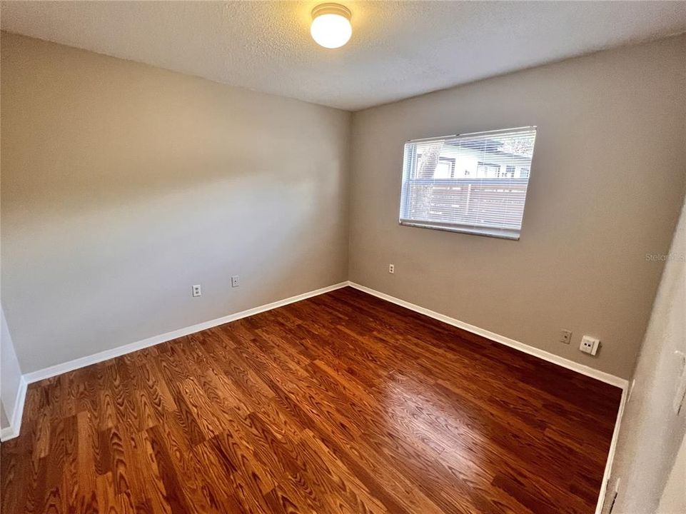 Active With Contract: $1,749 (2 beds, 1 baths, 800 Square Feet)