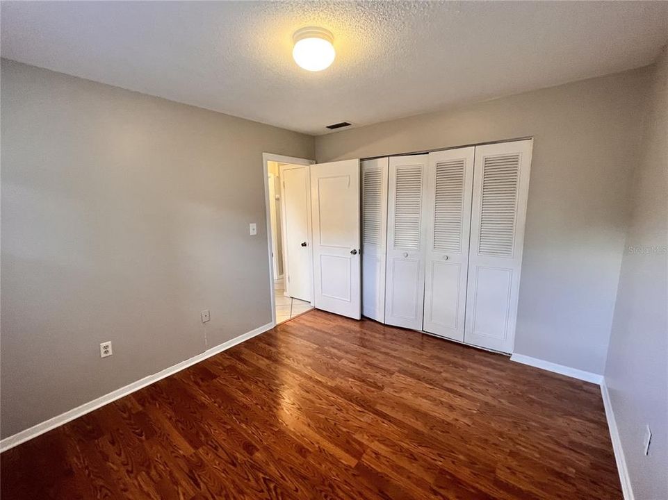 Active With Contract: $1,749 (2 beds, 1 baths, 800 Square Feet)