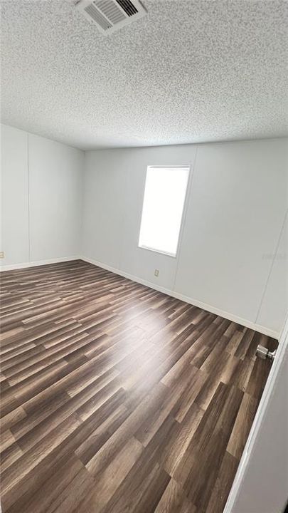 Active With Contract: $205,000 (3 beds, 2 baths, 1188 Square Feet)