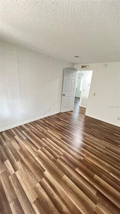 Active With Contract: $205,000 (3 beds, 2 baths, 1188 Square Feet)