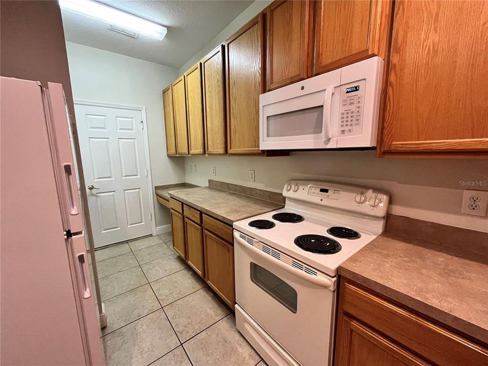 For Sale: $296,000 (2 beds, 2 baths, 1278 Square Feet)