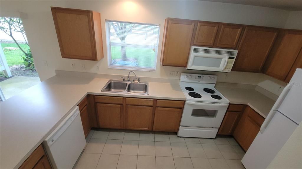 Recently Rented: $1,700 (2 beds, 1 baths, 1315 Square Feet)