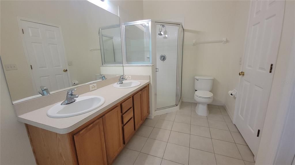 Recently Rented: $1,700 (2 beds, 1 baths, 1315 Square Feet)