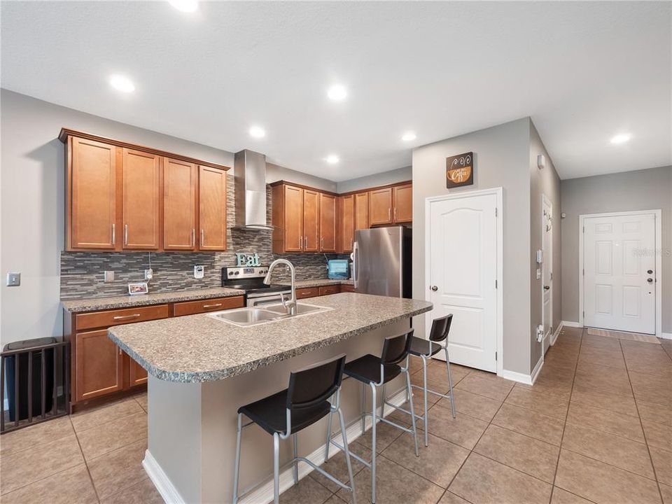 For Sale: $335,000 (3 beds, 2 baths, 1642 Square Feet)