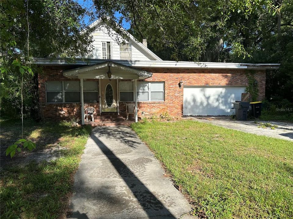 Active With Contract: $260,000 (4 beds, 3 baths, 2987 Square Feet)