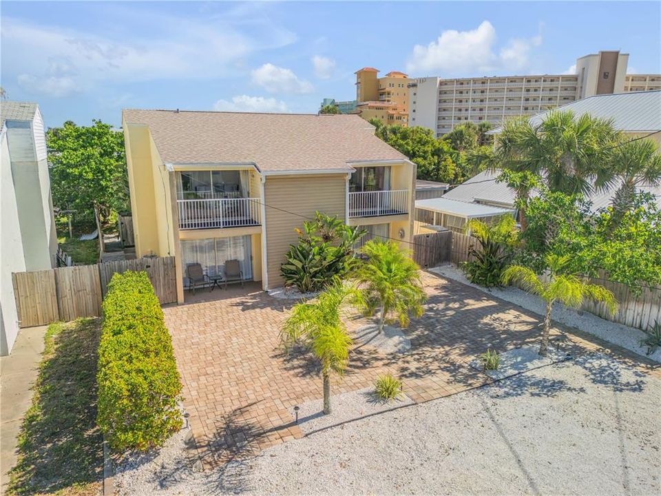 For Sale: $998,000 (4 beds, 2 baths, 1276 Square Feet)