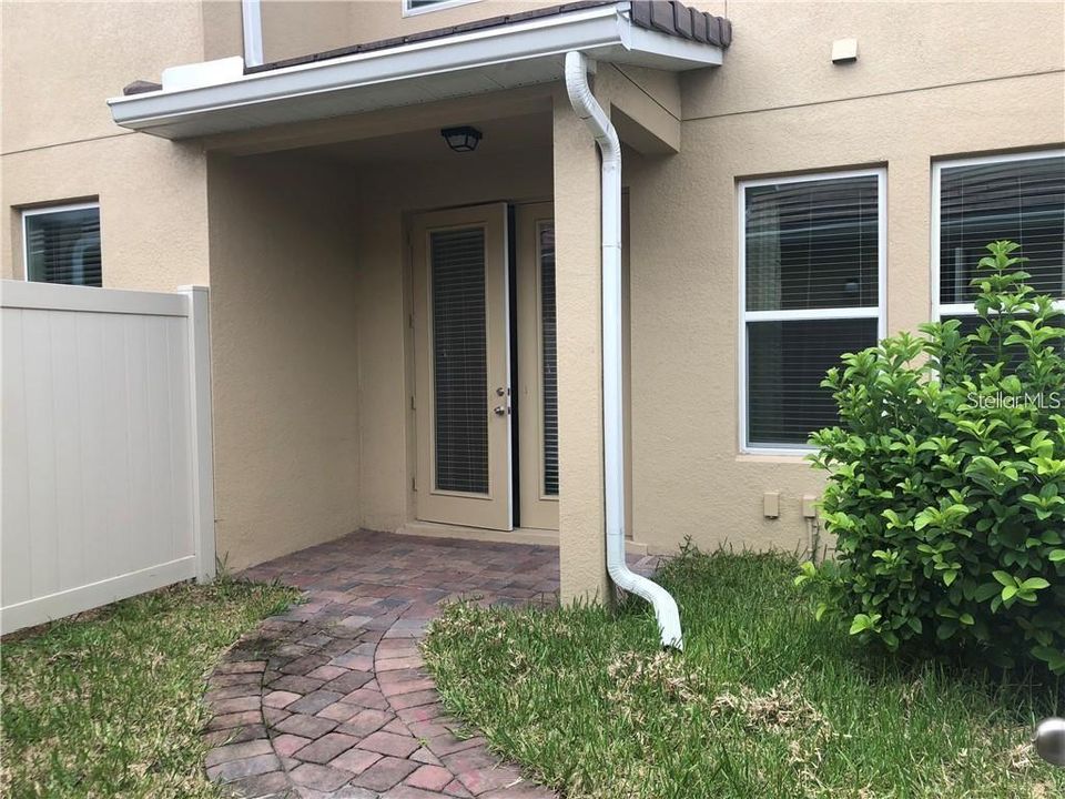 Recently Rented: $2,750 (4 beds, 2 baths, 1881 Square Feet)