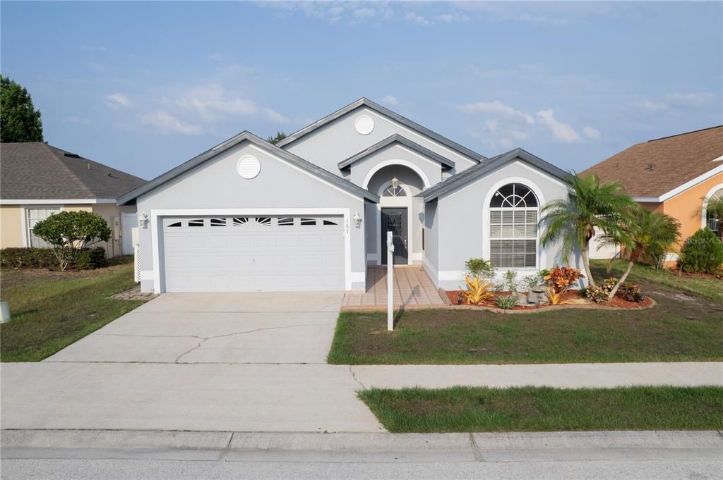 Active With Contract: $369,900 (4 beds, 2 baths, 1654 Square Feet)