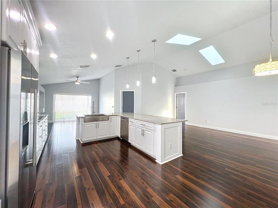 Active With Contract: $369,900 (4 beds, 2 baths, 1654 Square Feet)