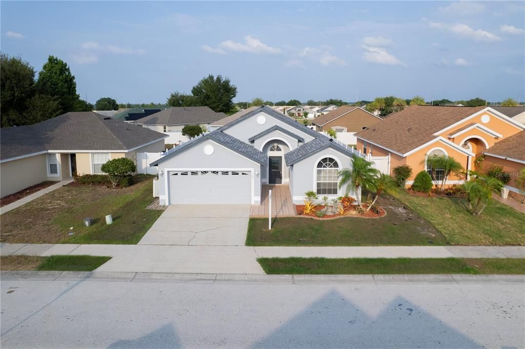 Active With Contract: $369,900 (4 beds, 2 baths, 1654 Square Feet)