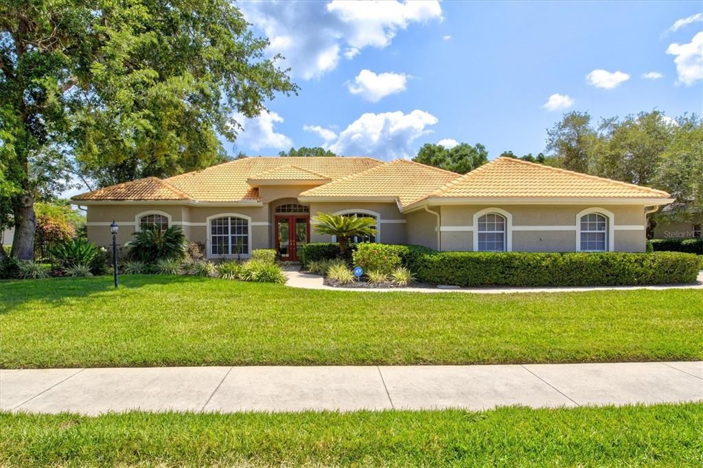 For Sale: $830,000 (3 beds, 3 baths, 2731 Square Feet)