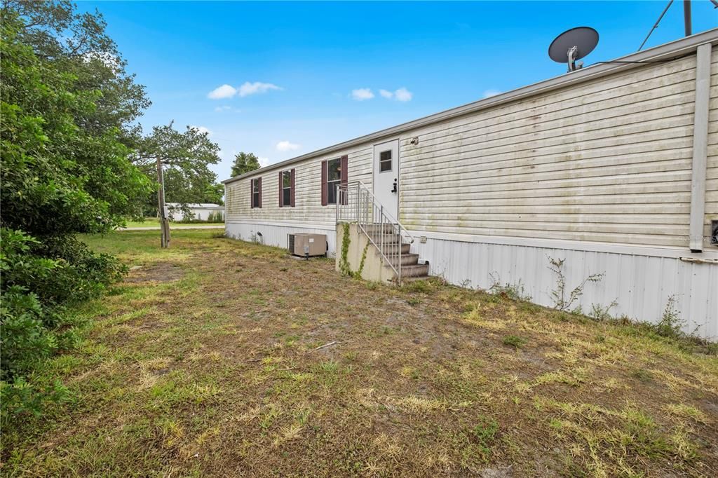 Recently Sold: $112,000 (3 beds, 2 baths, 1056 Square Feet)