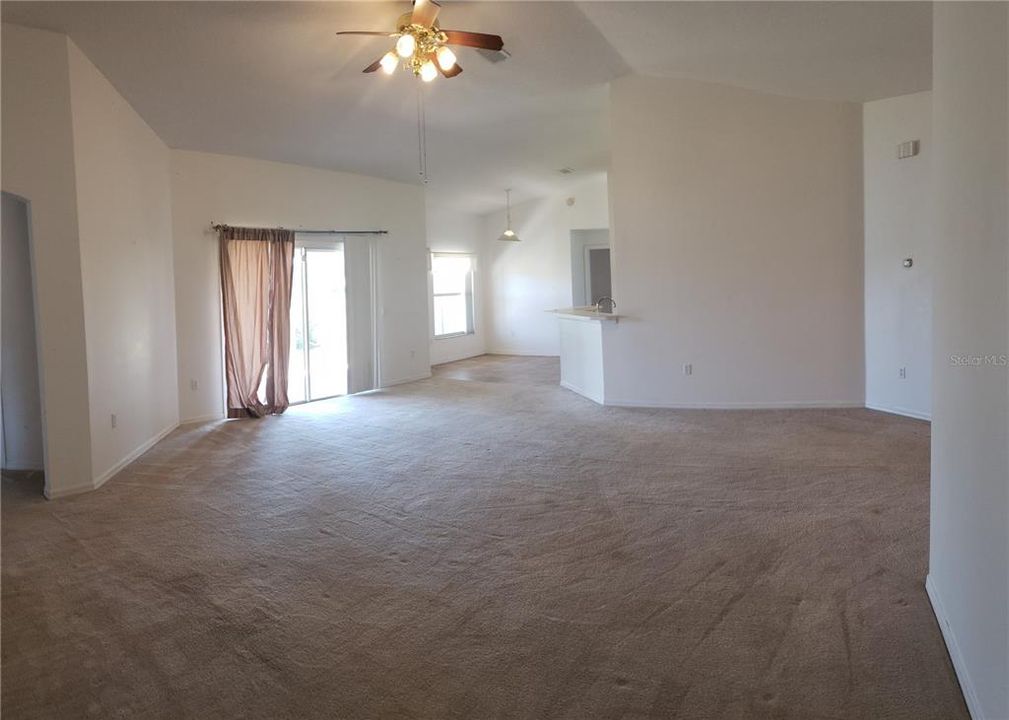 For Rent: $2,100 (4 beds, 2 baths, 2259 Square Feet)