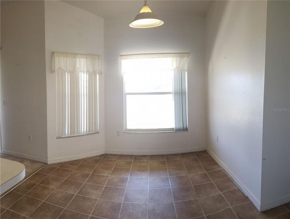 For Rent: $2,100 (4 beds, 2 baths, 2259 Square Feet)