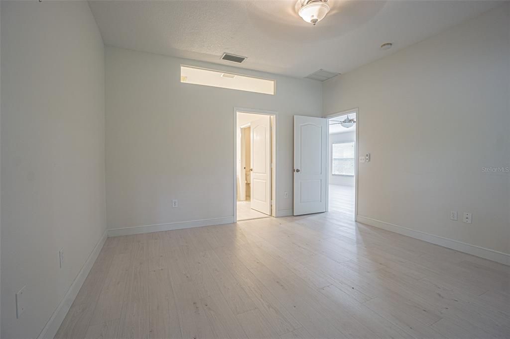 For Sale: $356,000 (2 beds, 2 baths, 1703 Square Feet)
