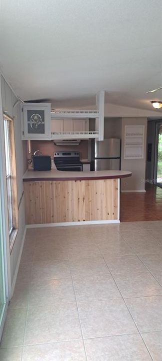 For Sale: $159,000 (3 beds, 2 baths, 924 Square Feet)