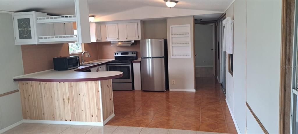 For Sale: $159,000 (3 beds, 2 baths, 924 Square Feet)