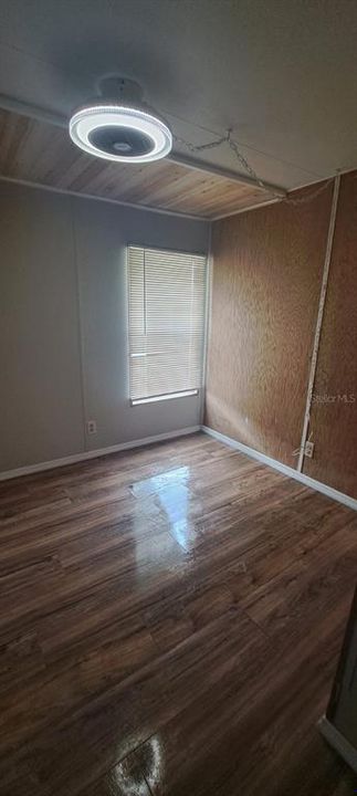 For Sale: $159,000 (3 beds, 2 baths, 924 Square Feet)