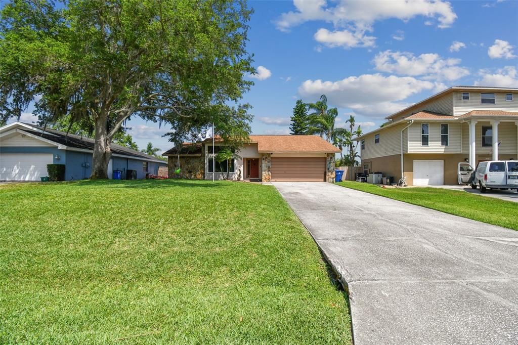 Active With Contract: $450,000 (3 beds, 2 baths, 1587 Square Feet)