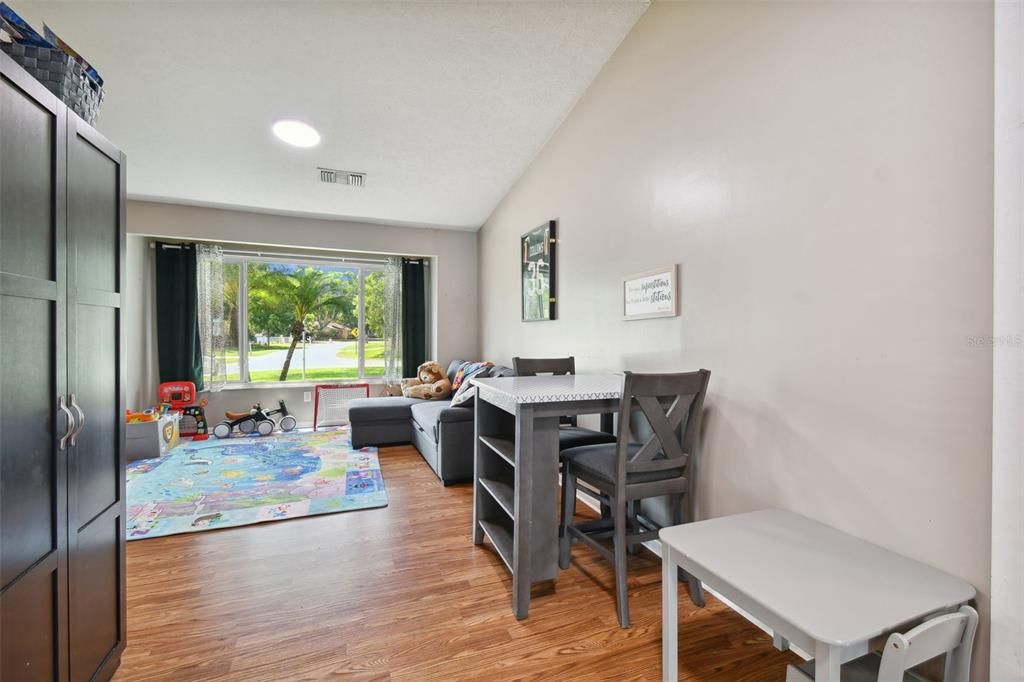 Active With Contract: $450,000 (3 beds, 2 baths, 1587 Square Feet)