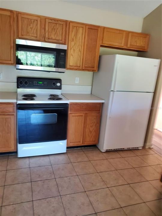 For Rent: $1,575 (3 beds, 2 baths, 1282 Square Feet)