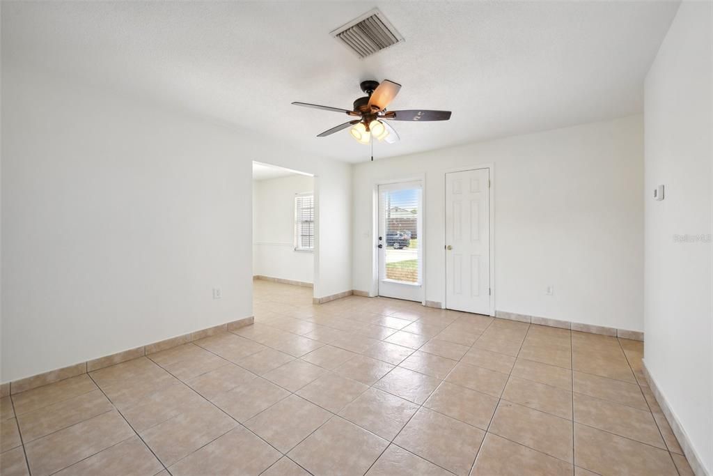 Active With Contract: $299,900 (3 beds, 2 baths, 1014 Square Feet)