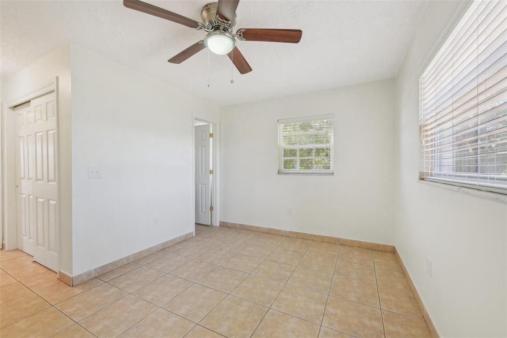 Active With Contract: $299,900 (3 beds, 2 baths, 1014 Square Feet)