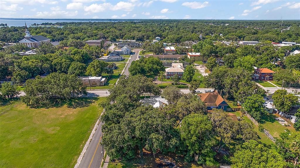 Active With Contract: $465,000 (4 beds, 2 baths, 2739 Square Feet)