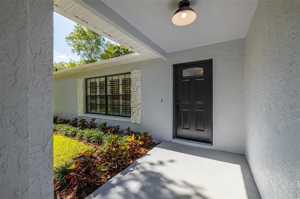 Active With Contract: $439,900 (3 beds, 2 baths, 1437 Square Feet)
