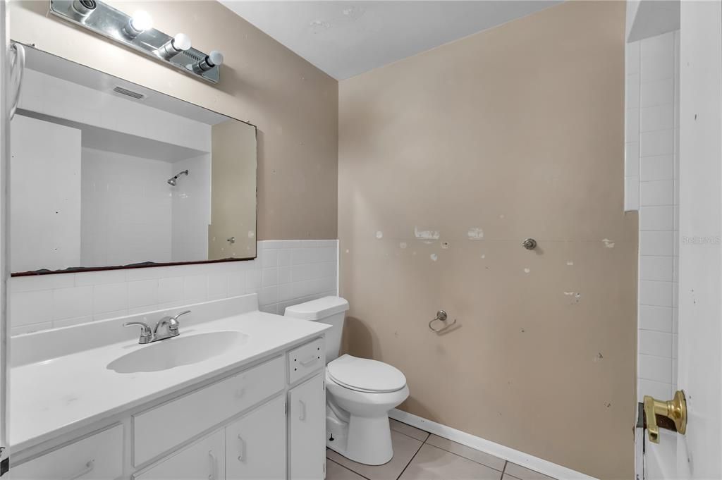 For Sale: $319,900 (4 beds, 2 baths, 1736 Square Feet)