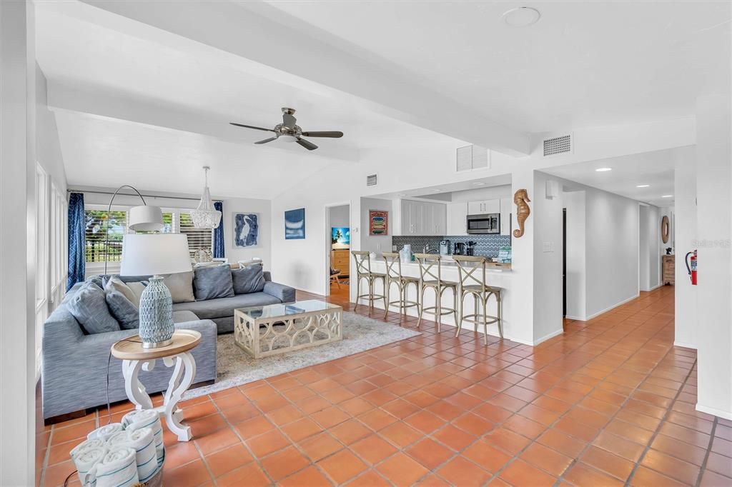 For Sale: $6,995,000 (3 beds, 2 baths, 1926 Square Feet)