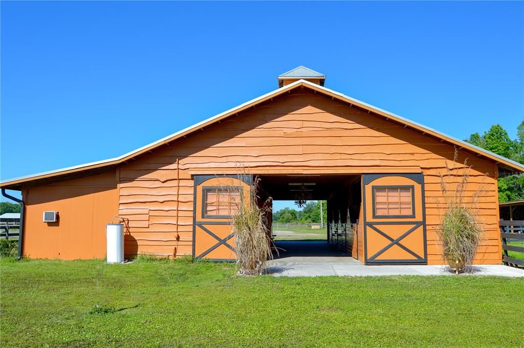 6 Stable Barn