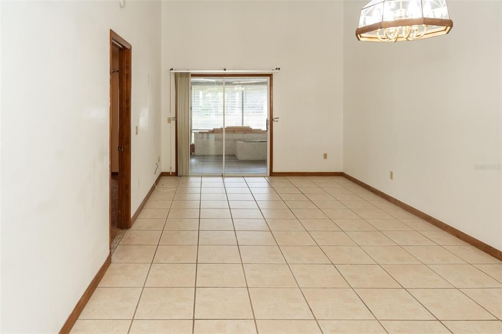 For Rent: $2,300 (3 beds, 2 baths, 820 Square Feet)