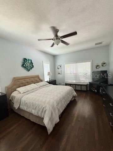 For Rent: $3,200 (4 beds, 2 baths, 2528 Square Feet)