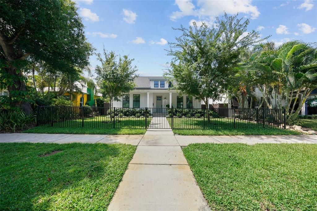 Brick streets and sidewalks throughout the neighborhood create this lovely community for walking, bike riding or just people watching!