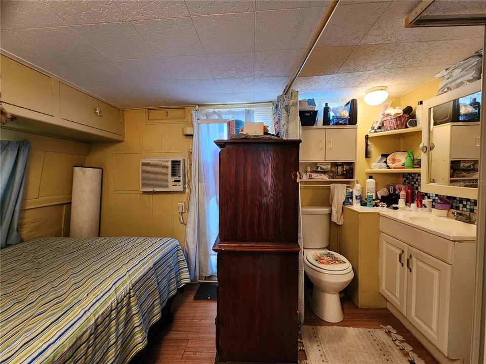 For Sale: $119,000 (1 beds, 1 baths, 224 Square Feet)