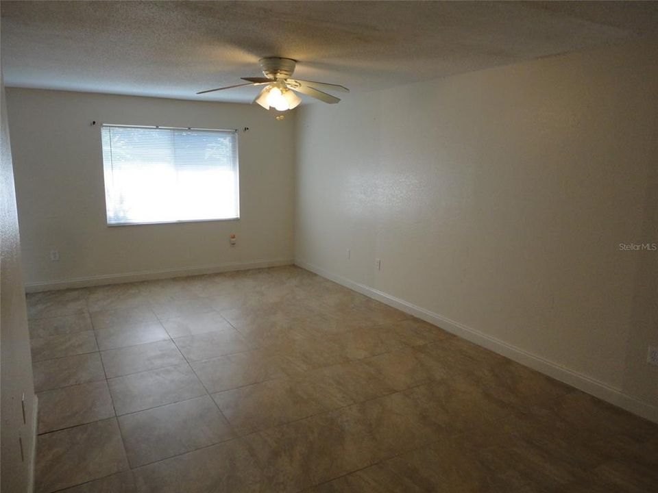 For Rent: $1,800 (3 beds, 2 baths, 1384 Square Feet)