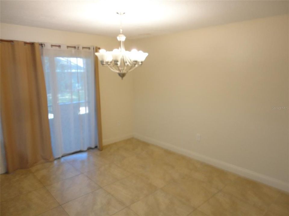 For Rent: $1,800 (3 beds, 2 baths, 1384 Square Feet)