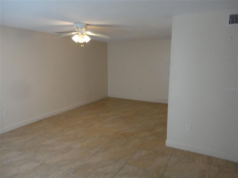 For Rent: $1,800 (3 beds, 2 baths, 1384 Square Feet)
