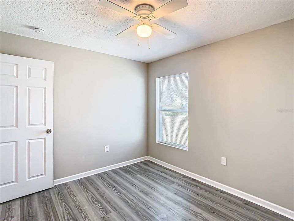 For Sale: $329,900 (4 beds, 2 baths, 1714 Square Feet)